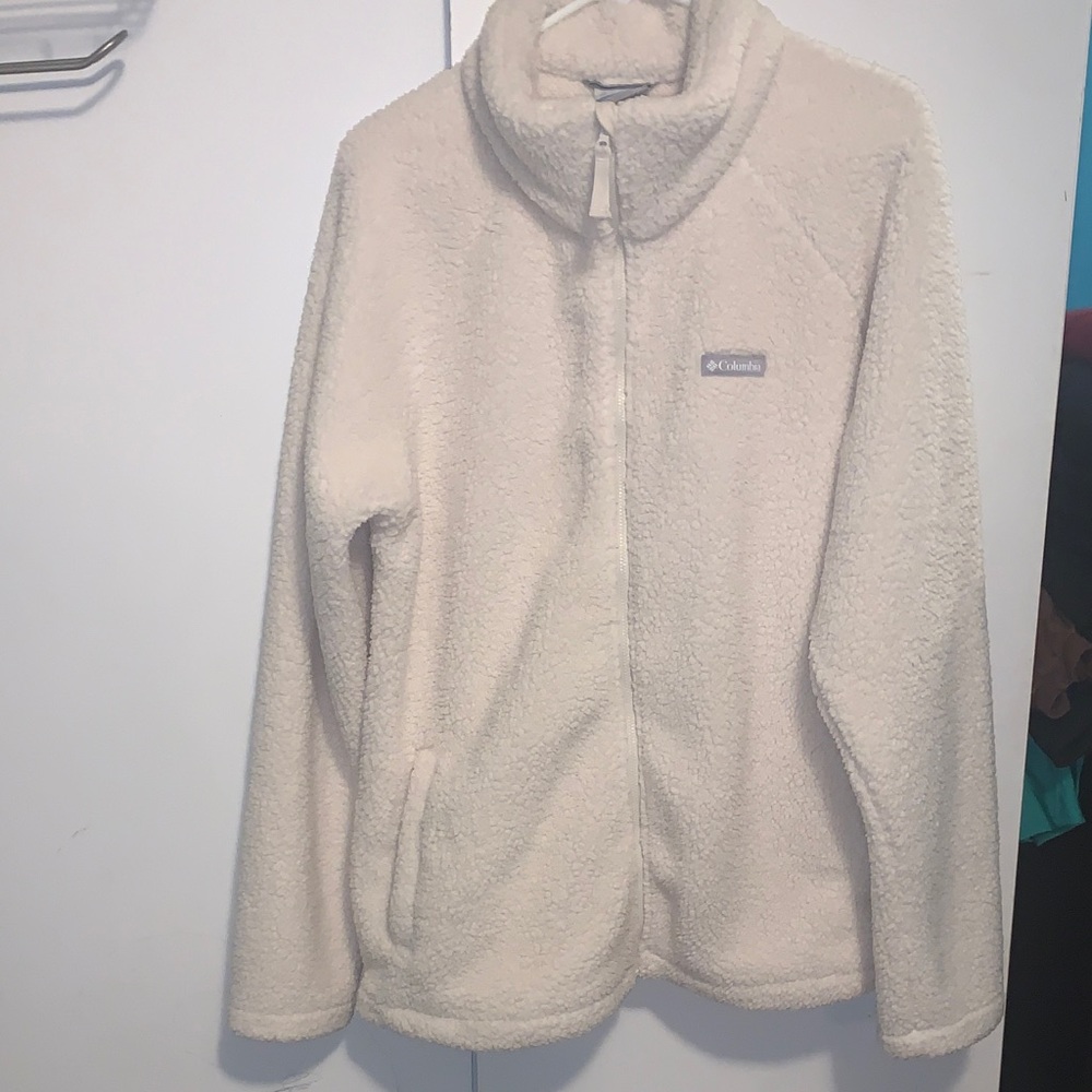 Columbia Women’s Cream Teddy Sherpa sweater